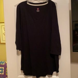 Isaac Mizrahi. Pima cotton V neck tee. 3x.